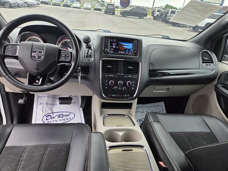 Used 2019 Dodge Grand Caravan SXT FWD image 12