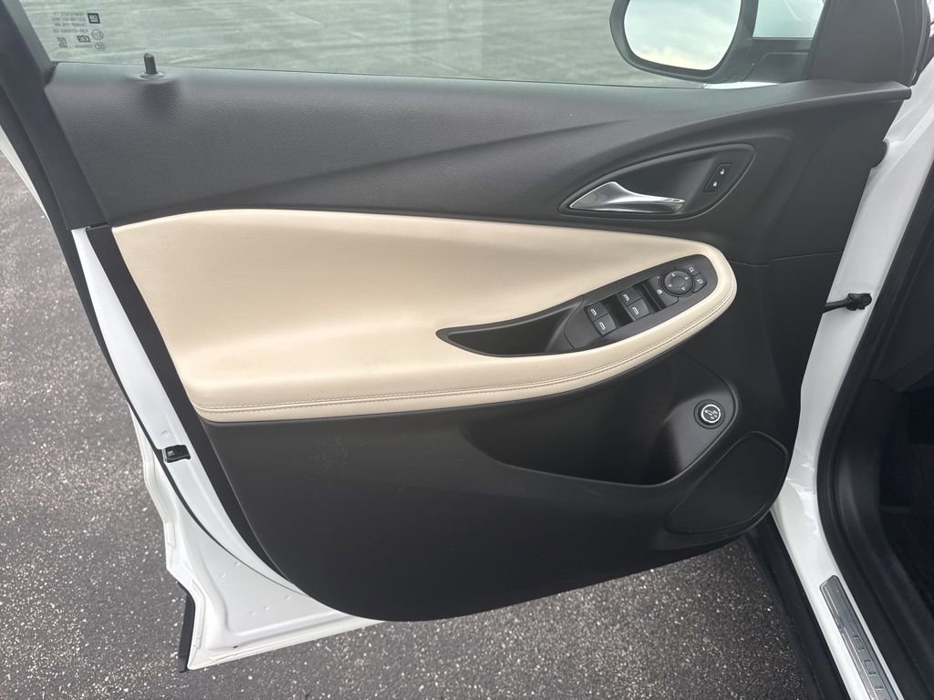 Used 2023 Buick Encore GX Select AWD/4WD image 22