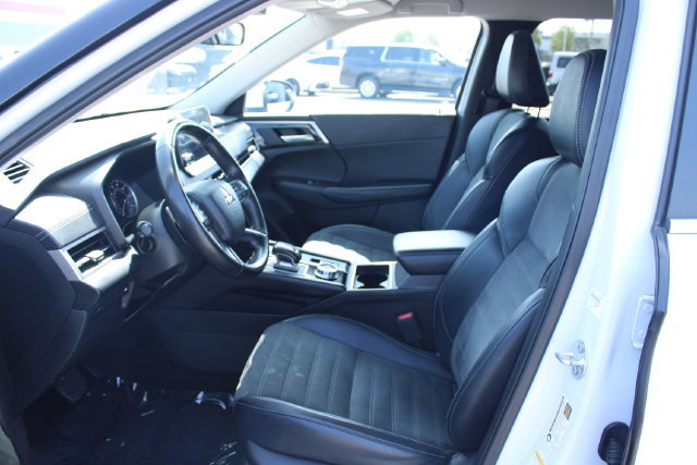 Used 2024 Mitsubishi Outlander SE AWD/4WD image 36
