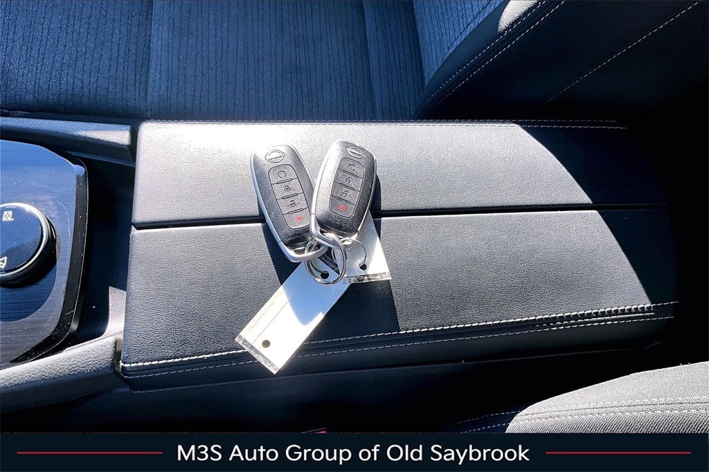 Used 2023 Nissan Rogue SV image 35