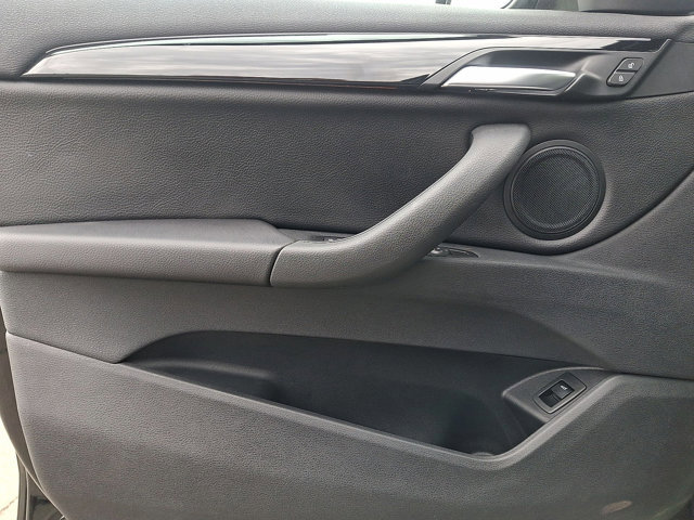 Used 2017 BMW X1 xDrive28i image 11