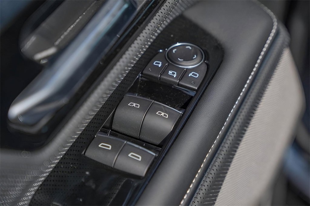 New 2025 GMC Sierra EV Denali image 17