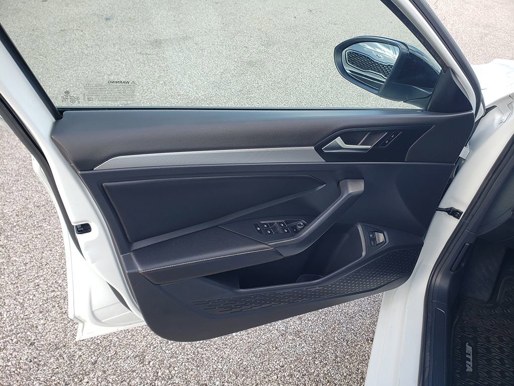 Used 2022 Volkswagen Jetta Sport image 10
