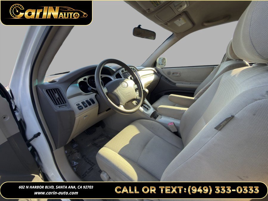Used 2005 Toyota Highlander 2WD V6 w/ Appearance Pkg image 9