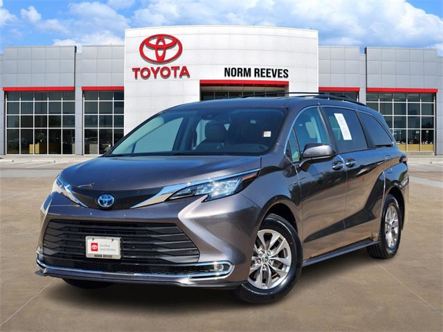 Used 2022 Toyota Sienna XLE