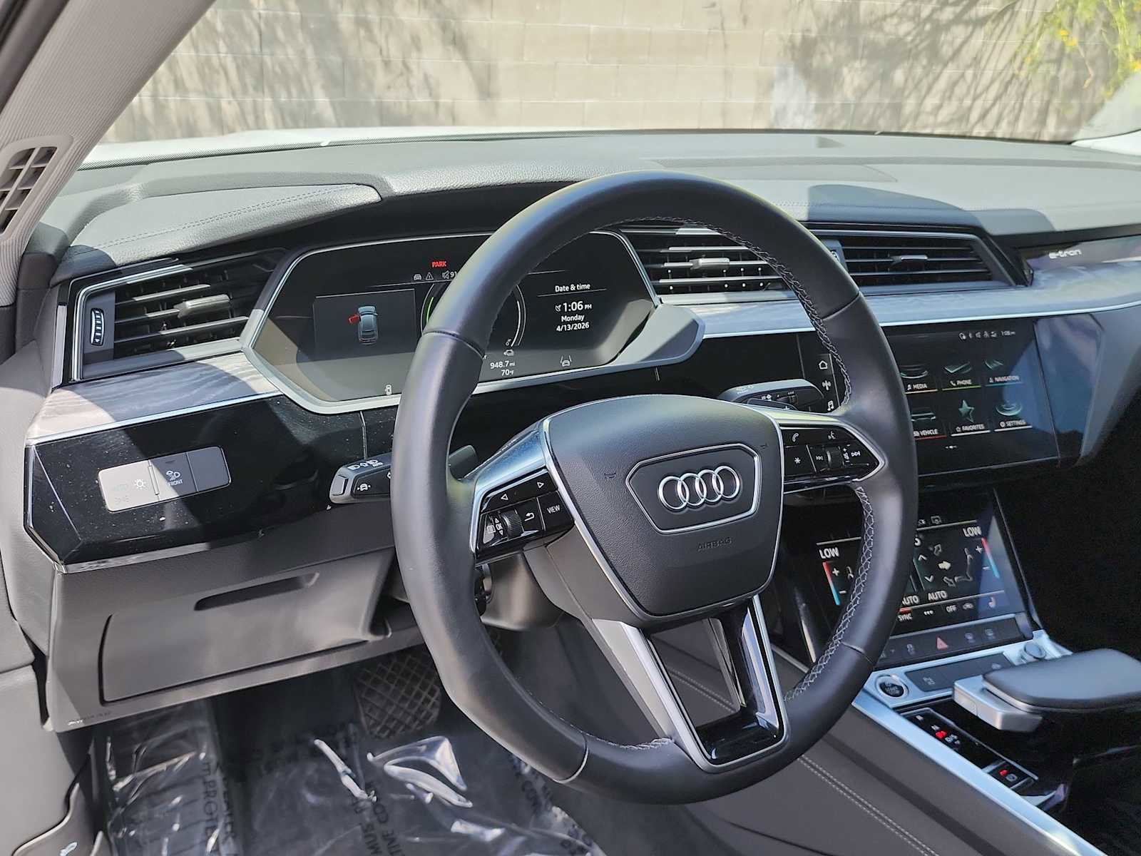 Used 2022 Audi e-tron Premium video 2