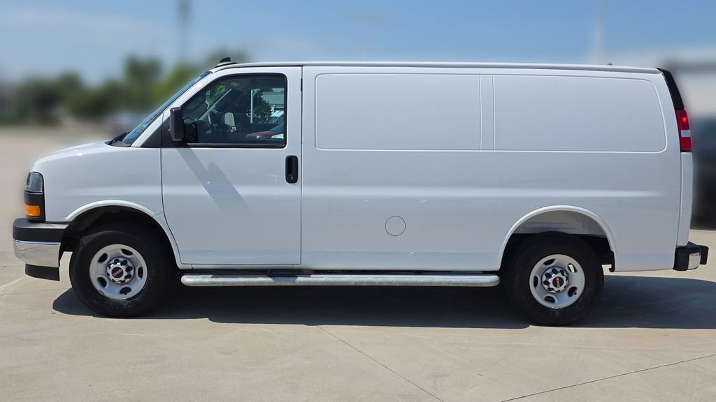 Used 2025 GMC Savana 2500 w/ Driver Convenience Package RWD video 2