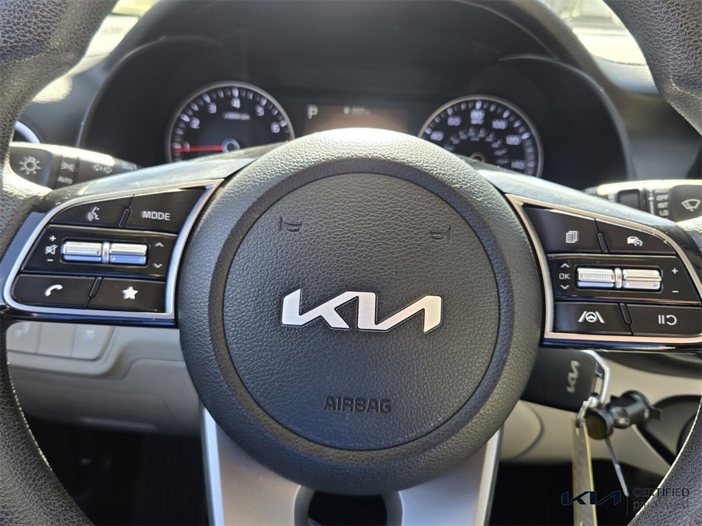 Certified 2022 Kia Forte LXS w/ LXS Technology Package image 30