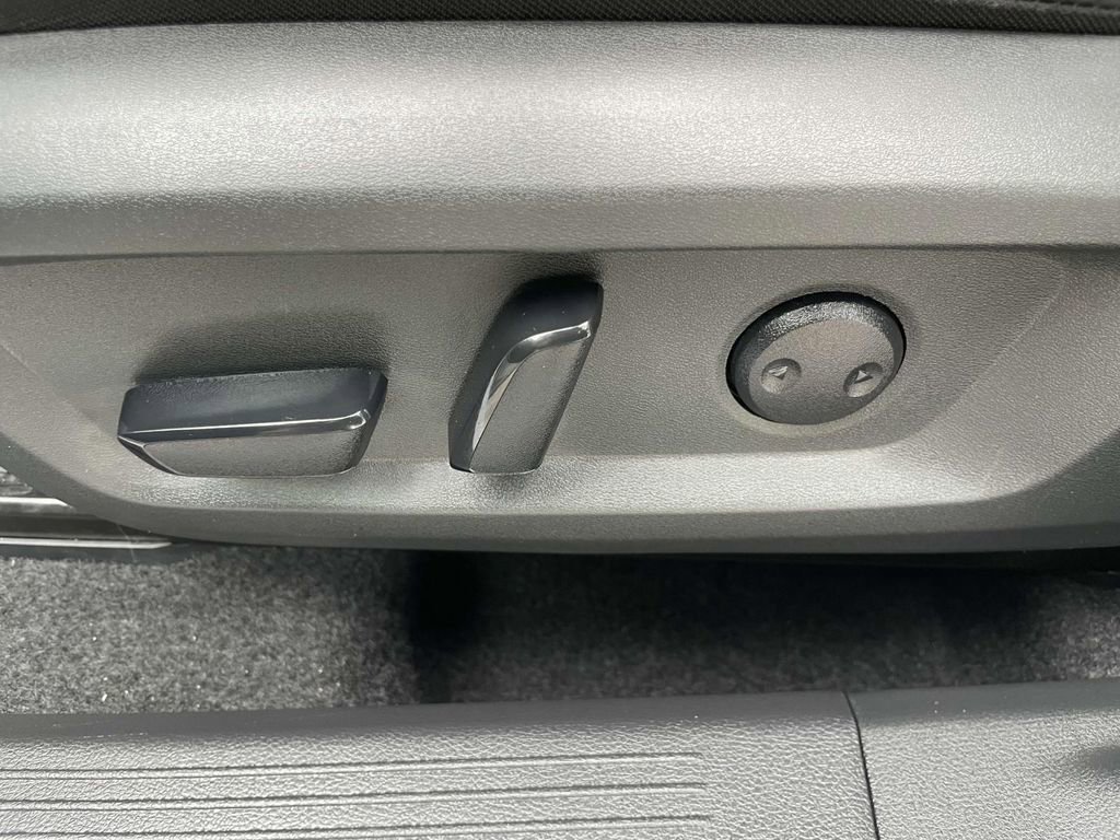 Certified 2025 Nissan Rogue SV w/ Rock Creek Premium Package image 15