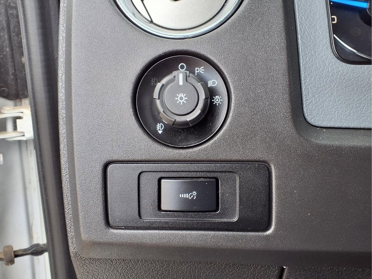 Used 2014 Ford F150 XLT w/ Trailer Tow Package image 16