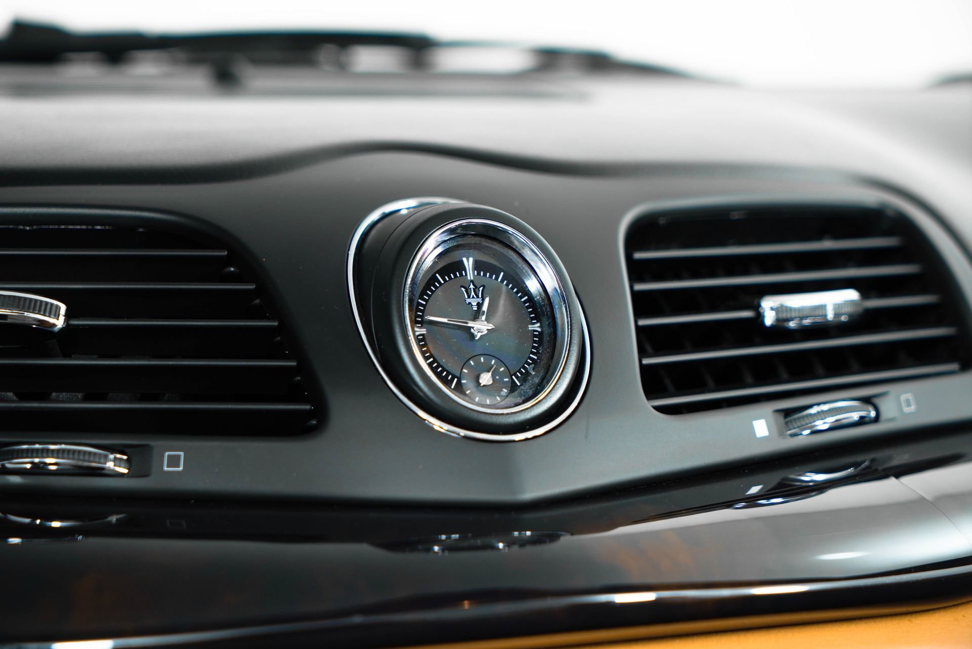 Used 2018 Maserati GranTurismo Sport image 32