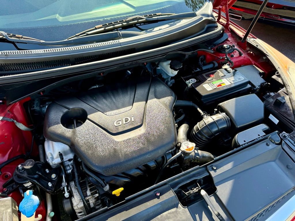 Used 2013 Hyundai Veloster FWD image 5