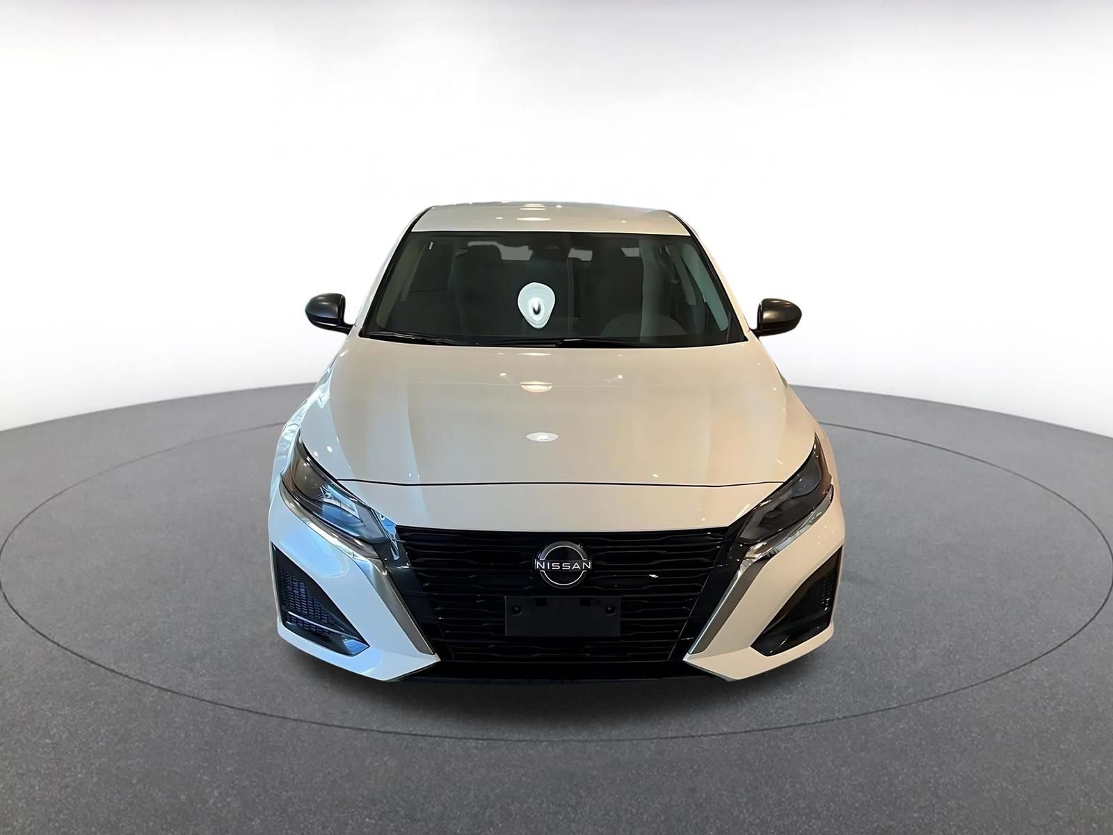 Used 2025 Nissan Altima 2.5 SV image 4