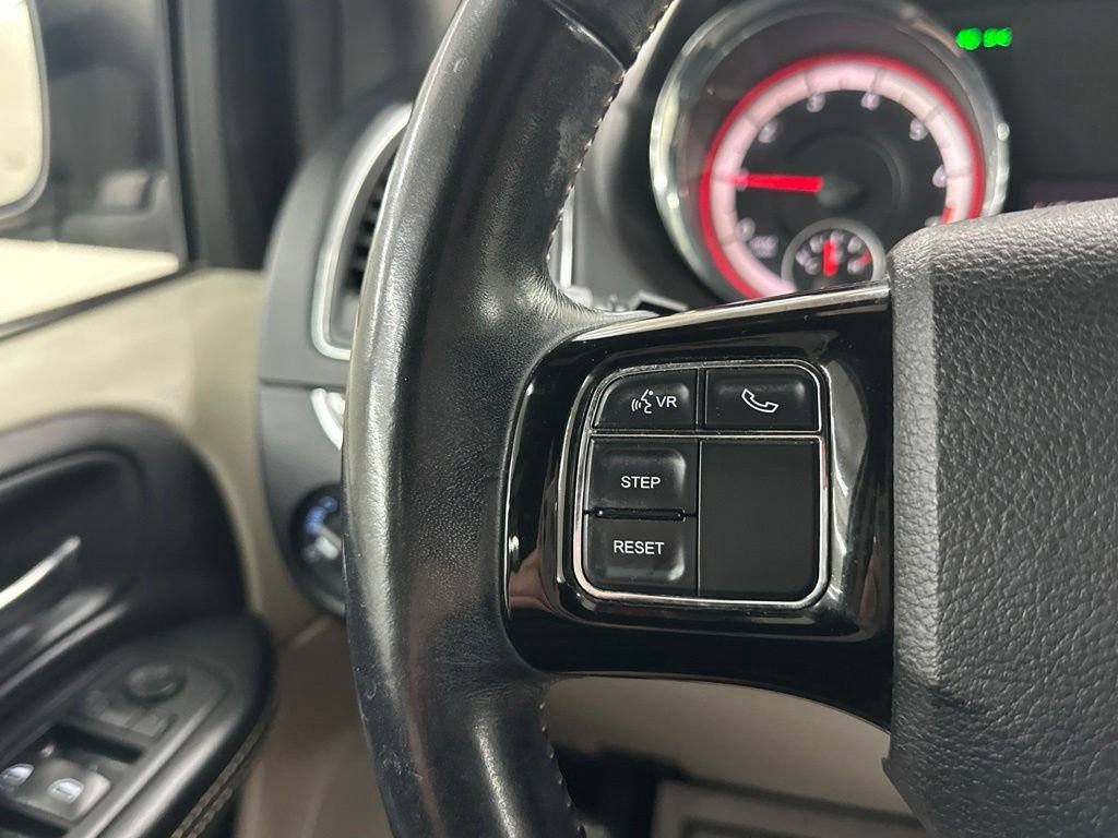 Used 2017 Dodge Grand Caravan SXT FWD image 33