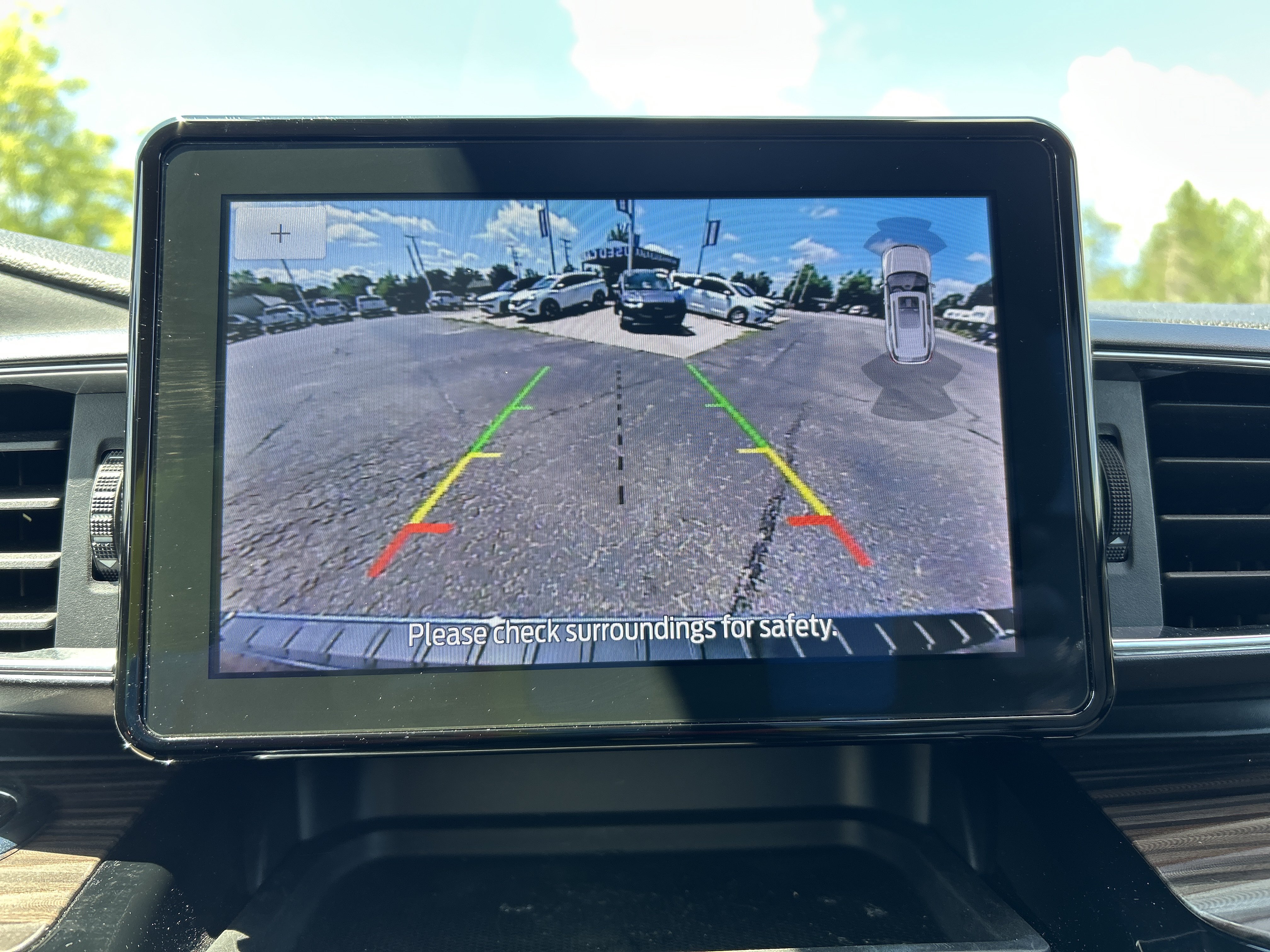 Used 2024 Ford Explorer Limited w/ Equipment Group 301A AWD/4WD image 13