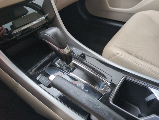 Used 2017 Honda Accord EX-L image 28