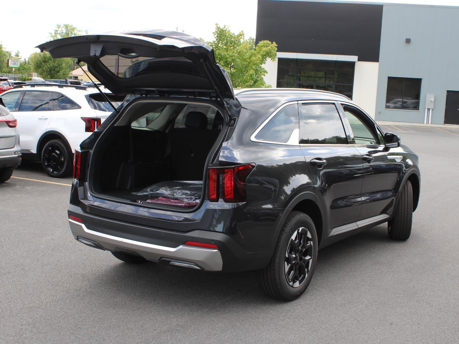 New 2026 Kia Sorento S image 11