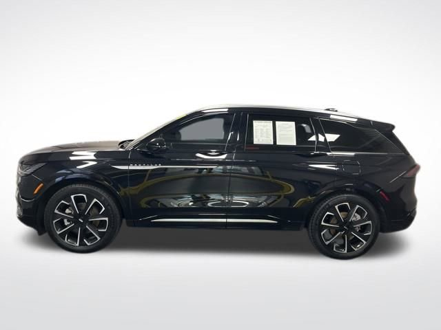 Used 2024 Lincoln Nautilus Reserve w/ Equipment Group 203A image 2