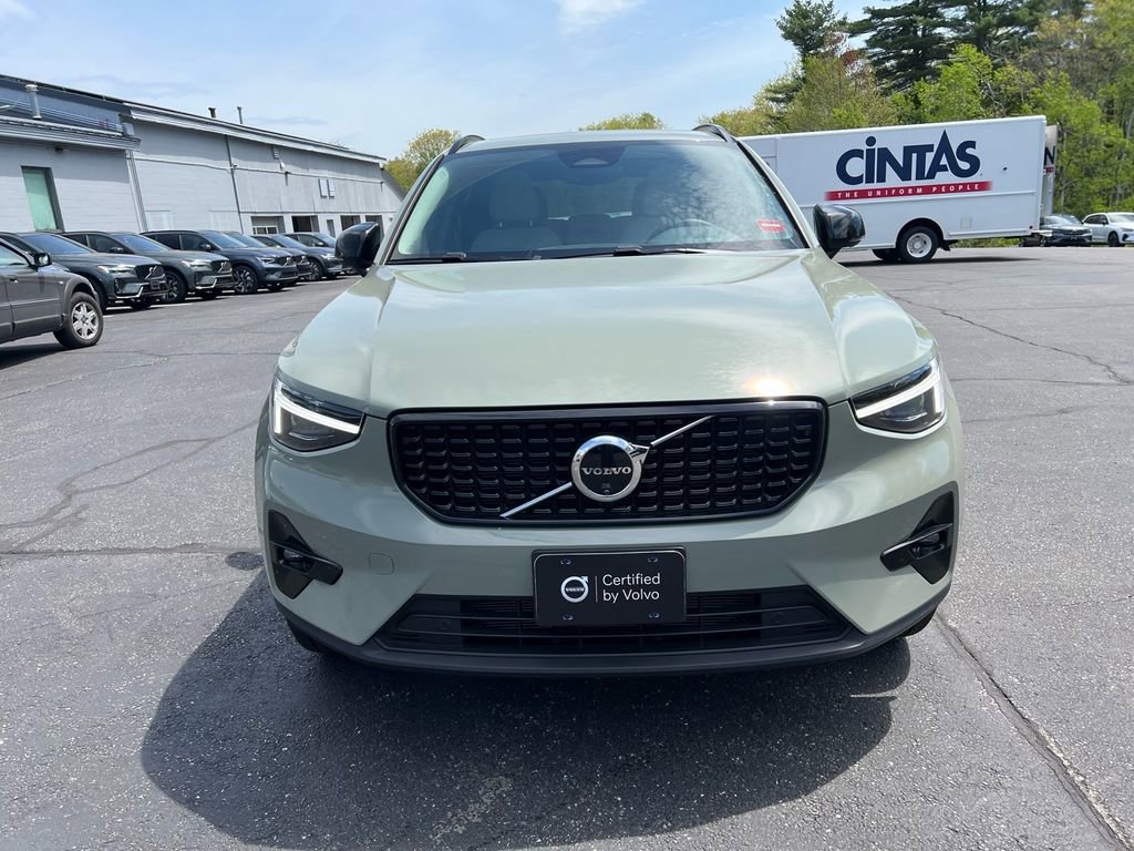 Certified 2025 Volvo XC40 B5 Ultra AWD/4WD image 8