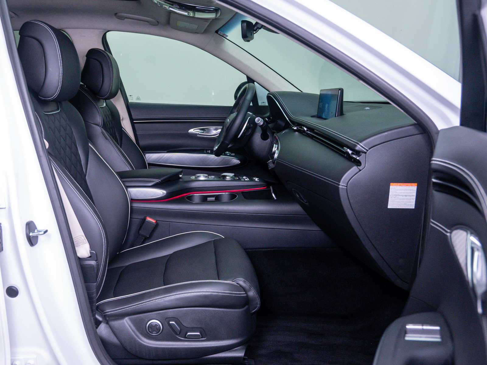 Used 2024 Genesis Electrified GV70 w/ Prestige Package AWD/4WD image 11