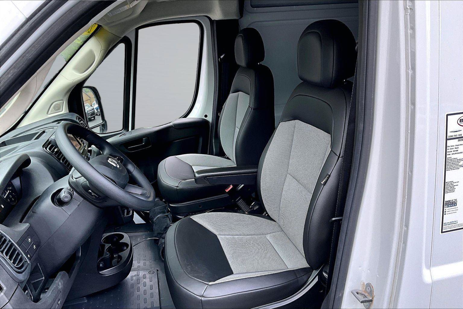 Used 2025 RAM ProMaster 2500 w/ Convenience Group FWD image 25