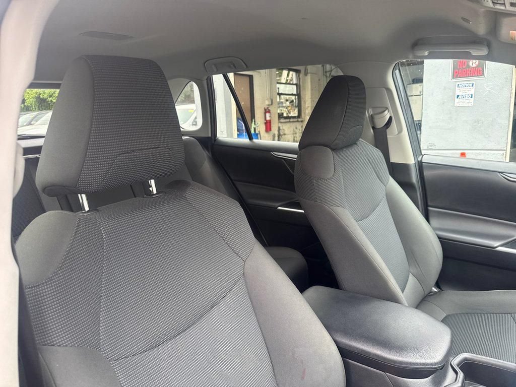 Used 2024 Toyota RAV4 LE FWD image 16