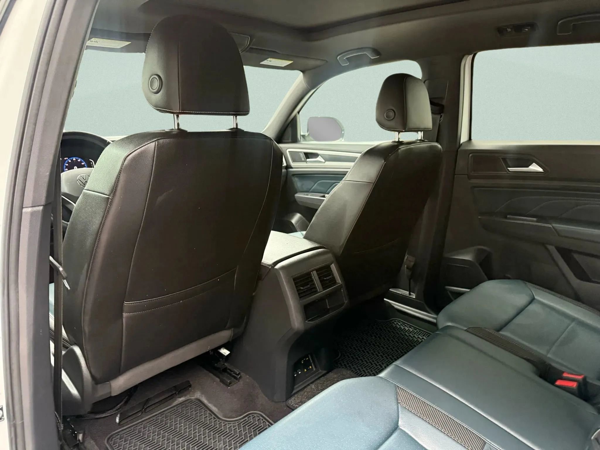 Used 2021 Volkswagen Atlas Cross Sport SEL image 31