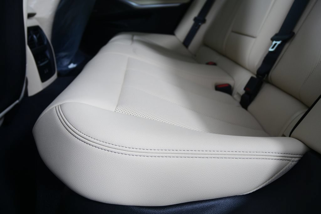Used 2026 BMW 330i Sedan RWD image 15