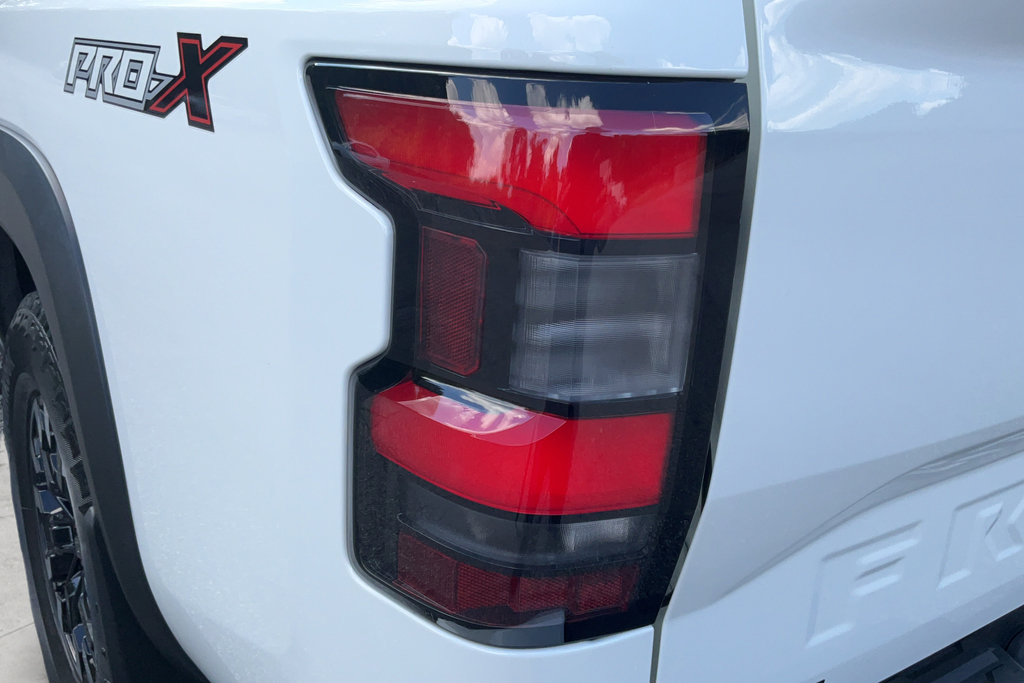 Used 2023 Nissan Frontier Pro-X w/ Tow Package RWD image 28