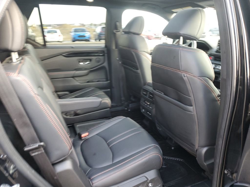 Certified 2023 Honda Pilot TrailSport image 32