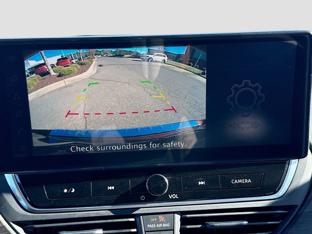 Used 2023 Nissan Altima 2.5 SV w/ SV Premium Package image 14