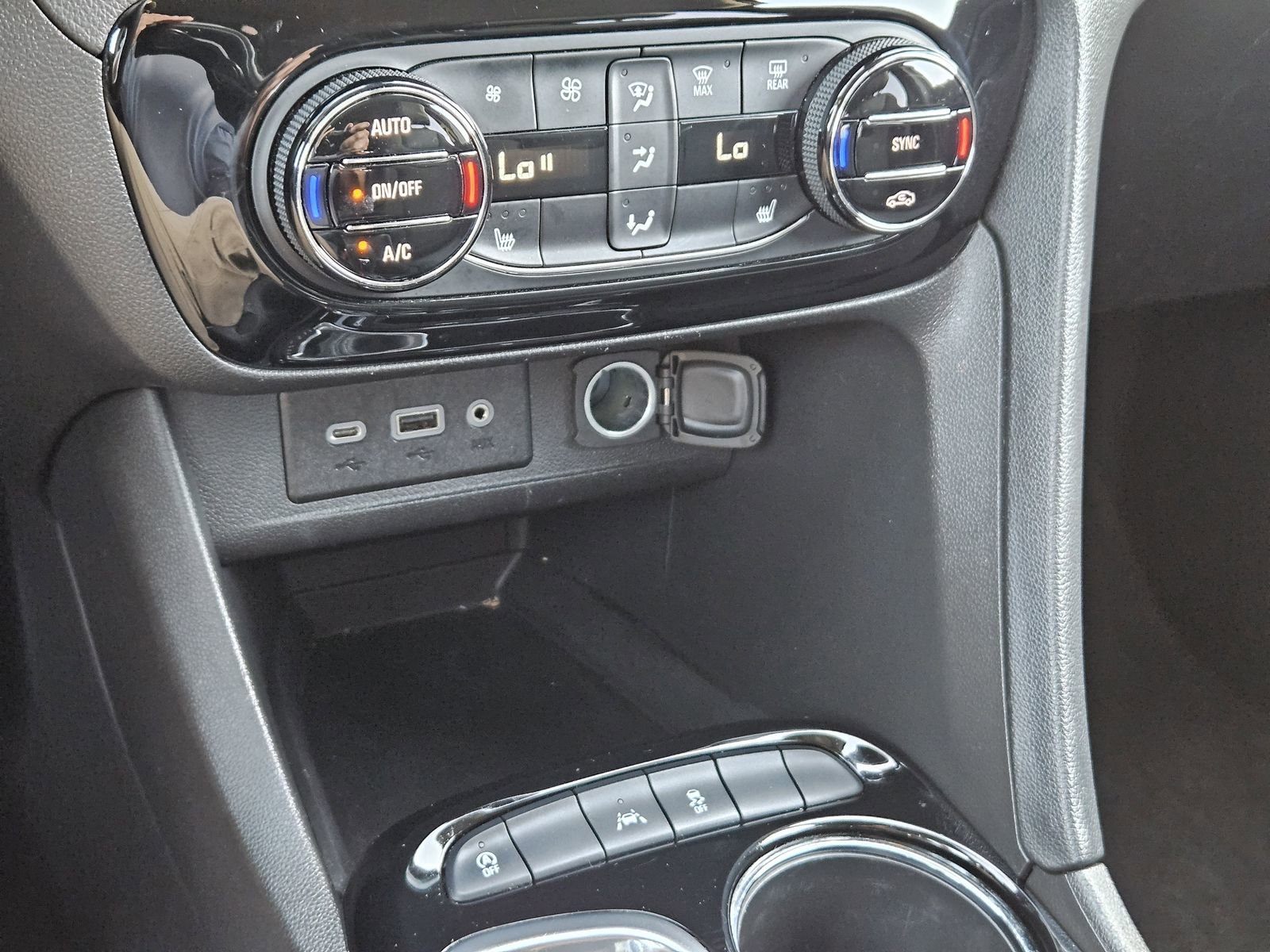 Used 2023 Buick Encore GX Select w/ Sport Touring Package image 23