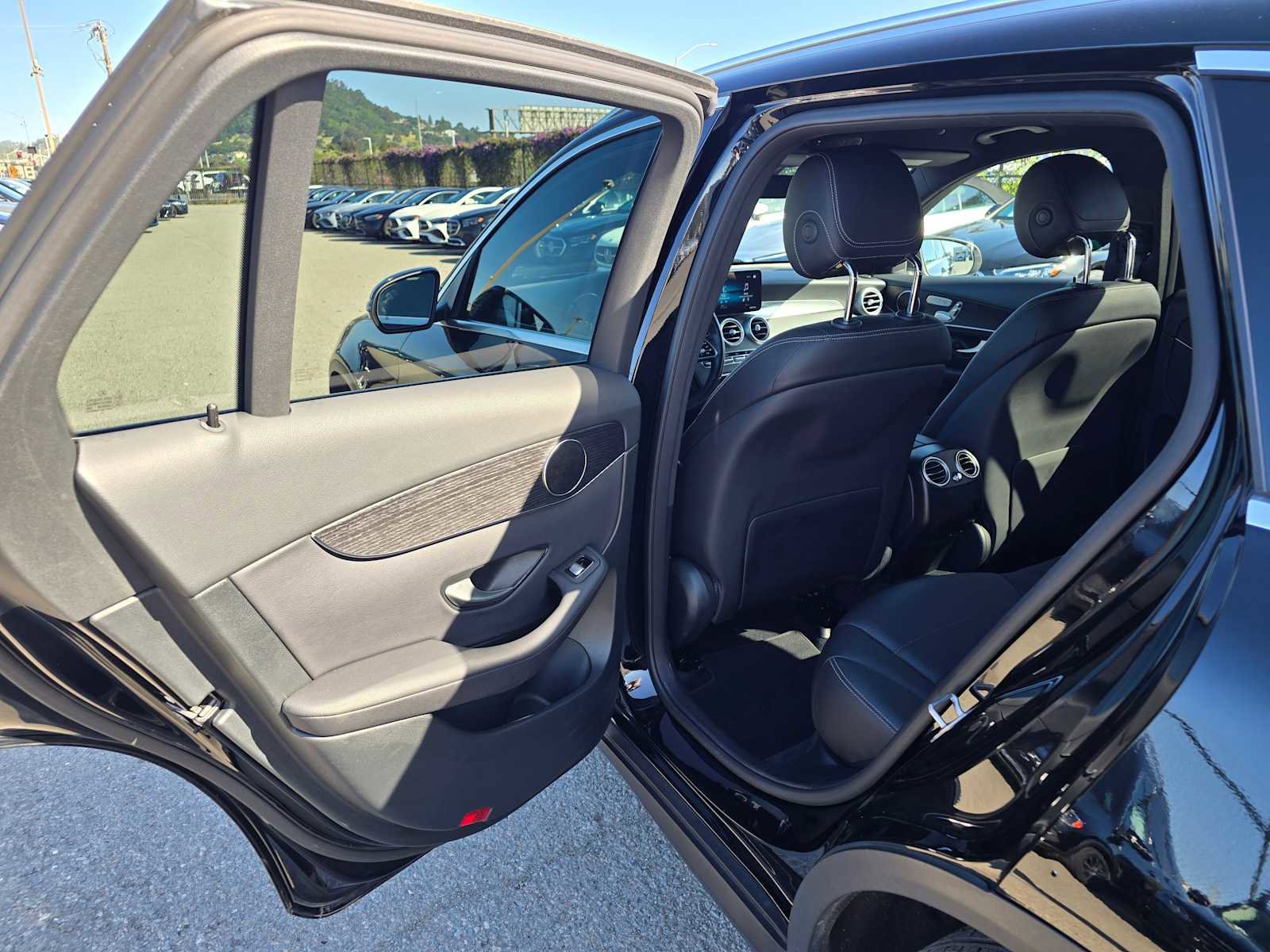 Used 2022 Mercedes-Benz GLC 300 4MATIC image 17
