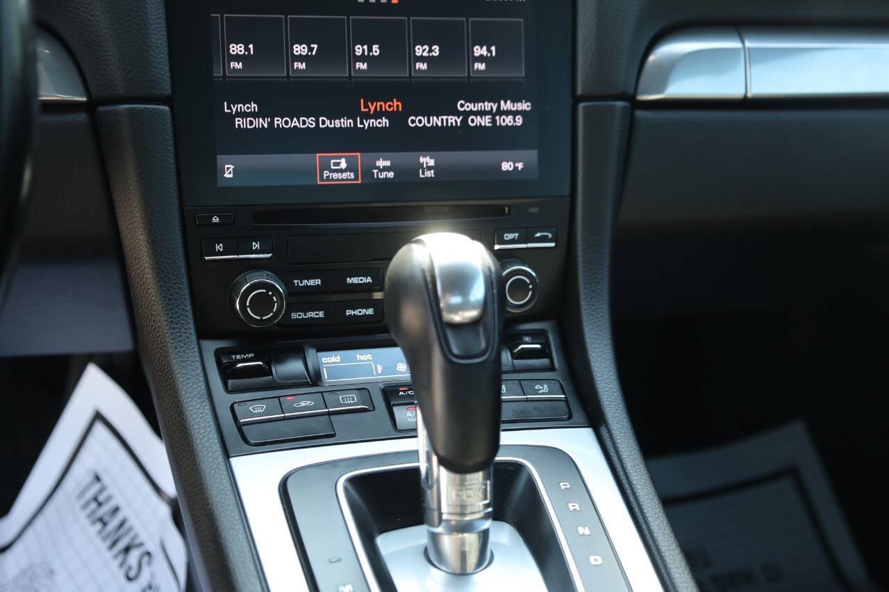 Used 2019 Porsche 718 Cayman RWD image 17