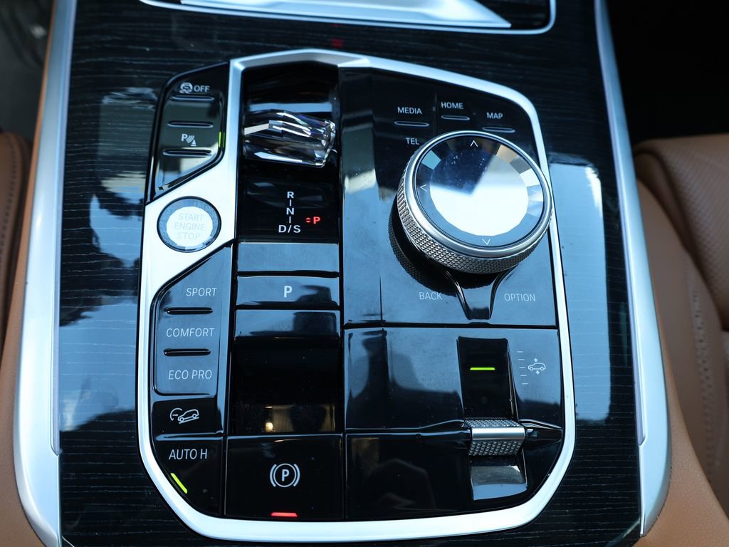 Used 2024 BMW X7 xDrive40i w/ M Sport Package image 36