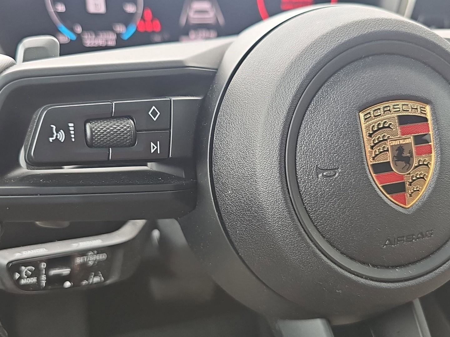 Used 2024 Porsche Cayenne image 15