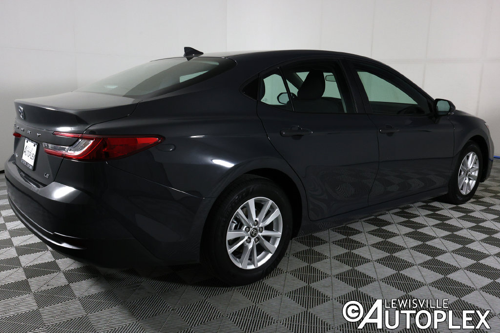 Used 2026 Toyota Camry LE FWD image 5
