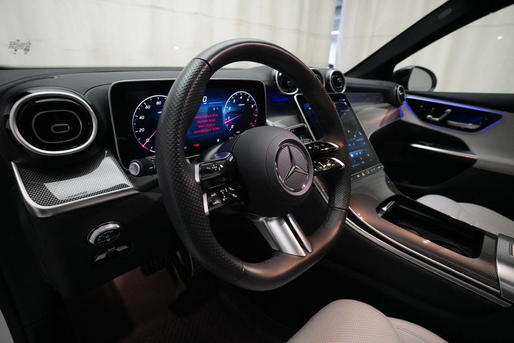 Used 2025 Mercedes-Benz GLC 300 4MATIC image 8