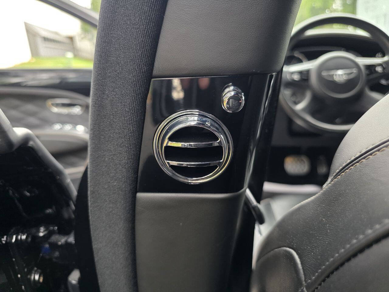 Used 2017 Bentley Mulsanne RWD image 98