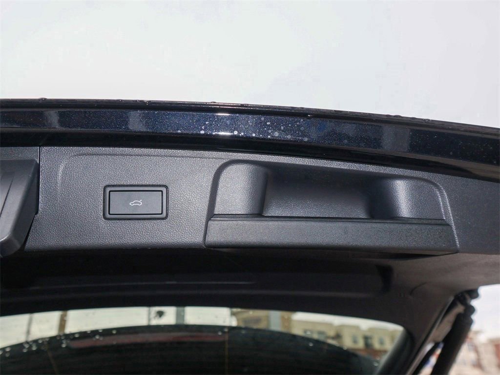 New 2026 Volkswagen Atlas SEL image 10