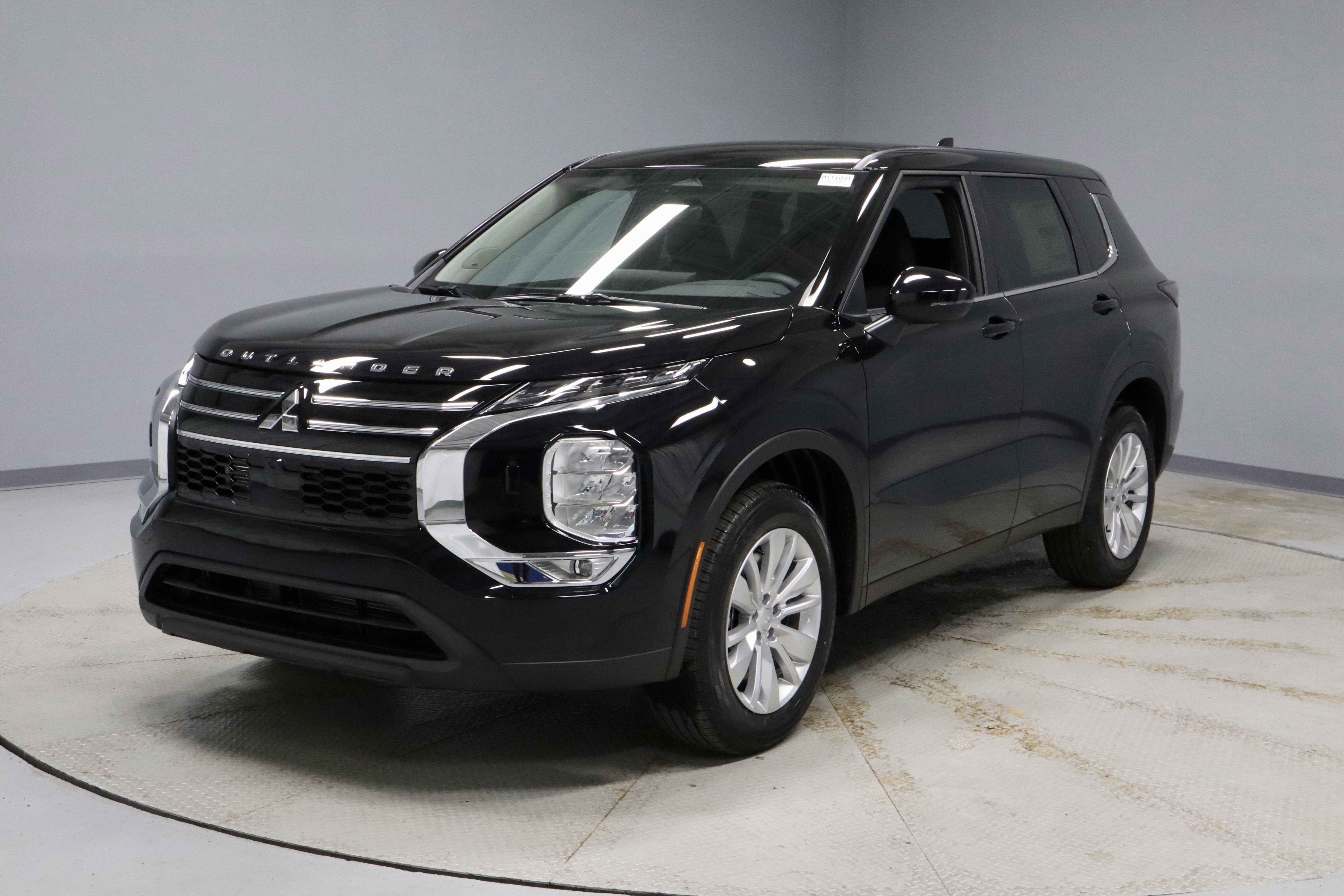 New 2026 Mitsubishi Outlander ES image 4