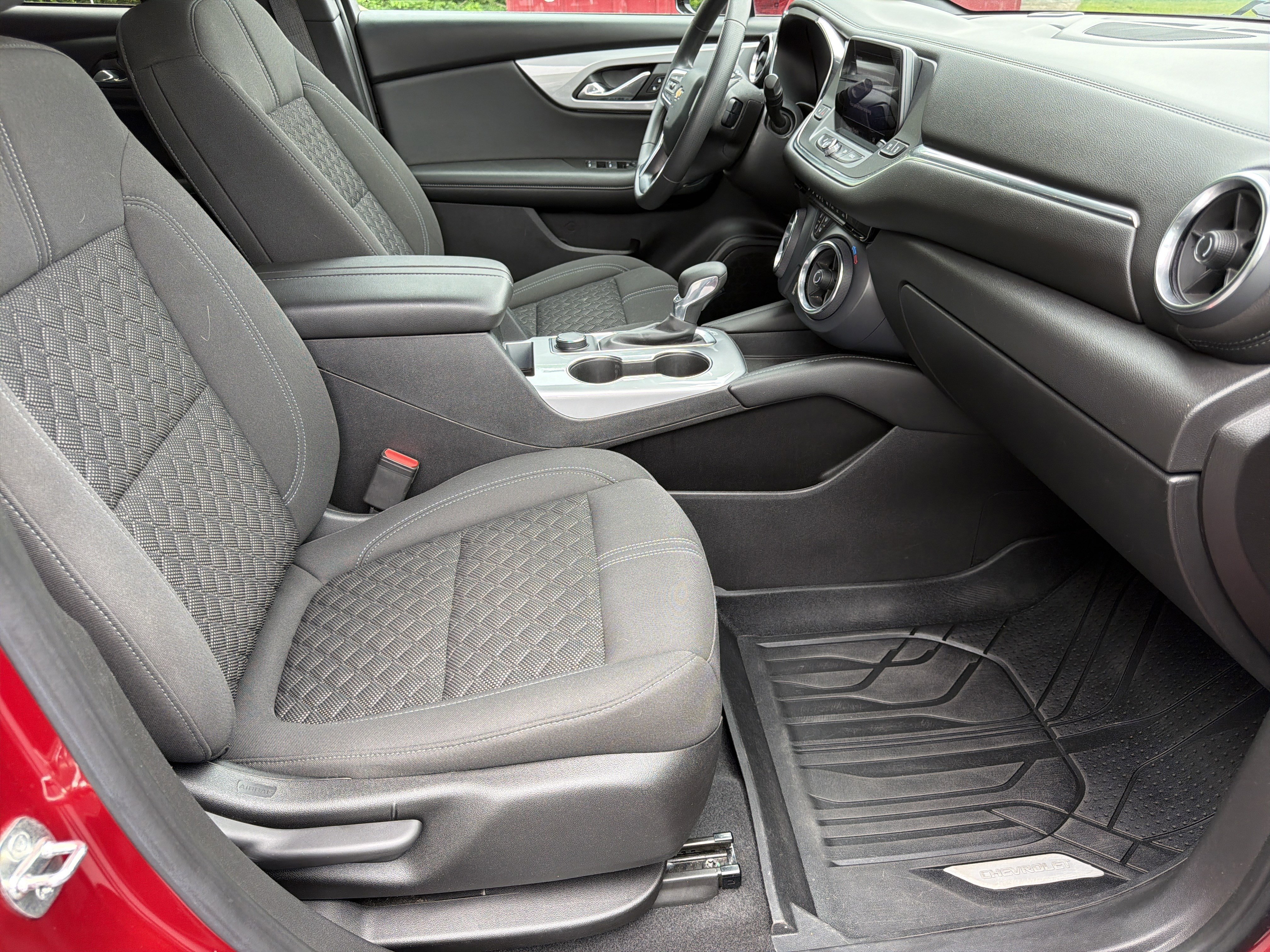 Used 2021 Chevrolet Blazer LT w/ LPO, Black Accent Package FWD image 13