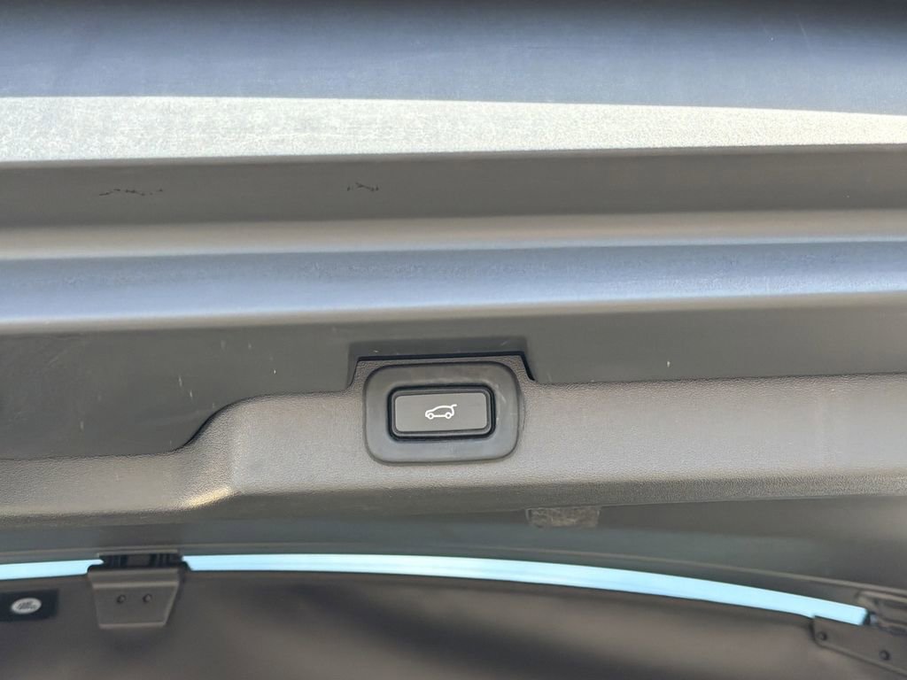 Used 2021 Land Rover Discovery HSE R-Dynamic image 22