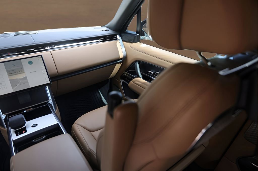 Used 2025 Land Rover Range Rover Autobiography image 26