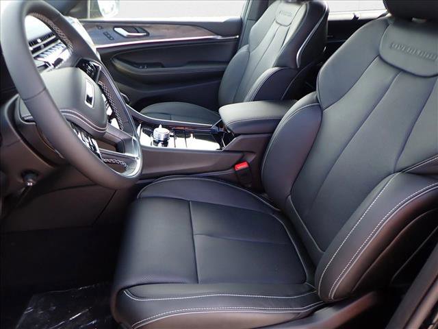 New 2025 Jeep Grand Cherokee L Overland w/ Luxury Tech Group IV image 14