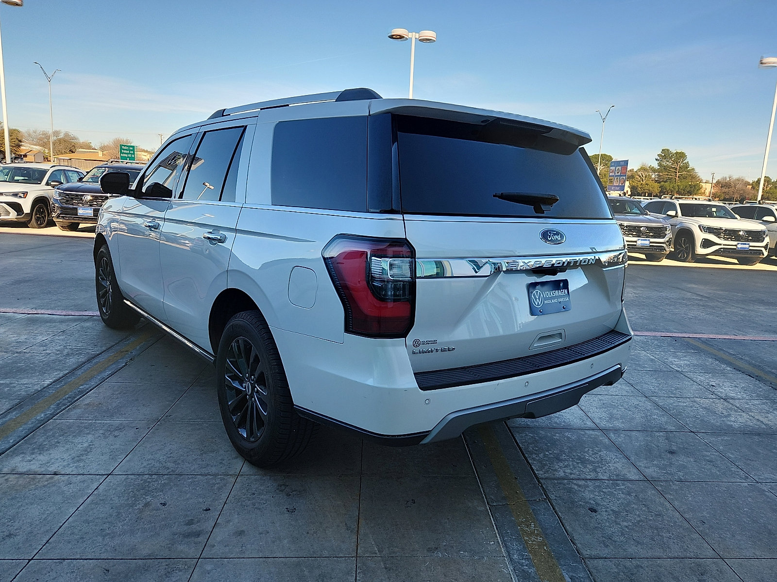 Used 2019 Ford Expedition Limited w/ Equipment Group 301A image 5