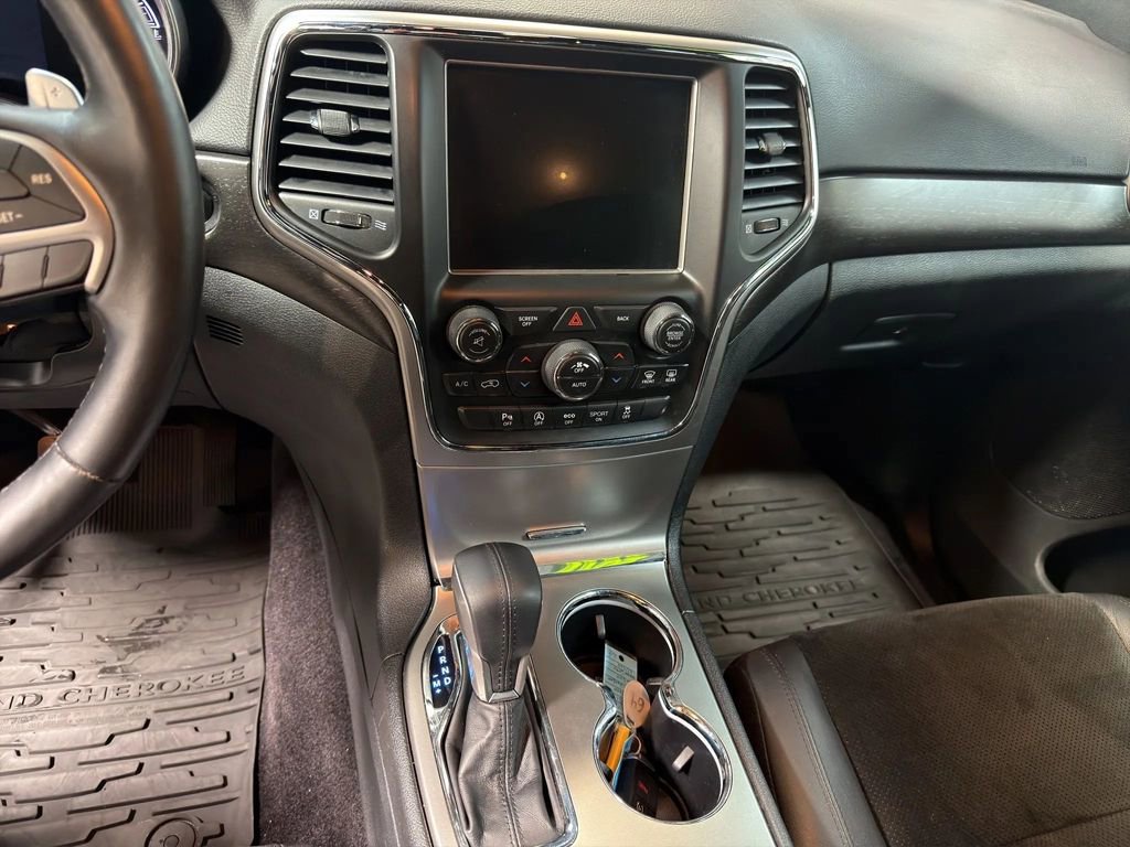 Used 2017 Jeep Grand Cherokee Altitude image 13