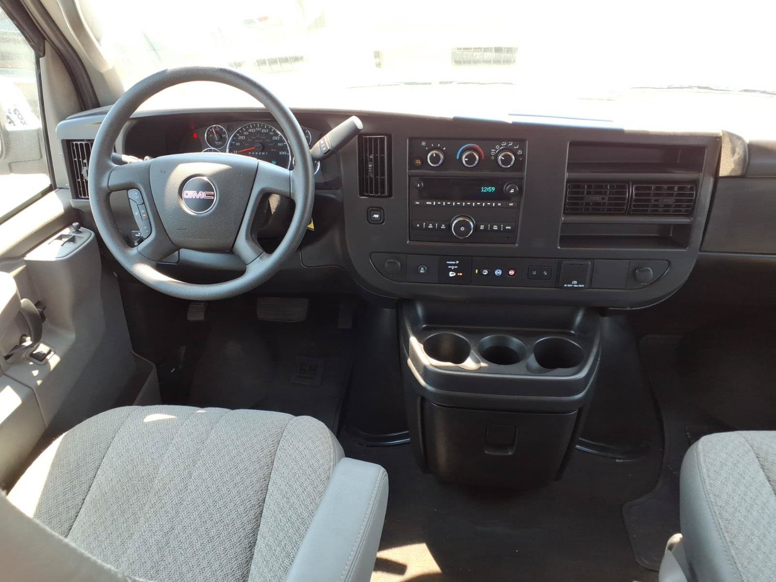 Used 2025 GMC Savana 3500 LT w/ LT Preferred Equipment Group RWD image 9