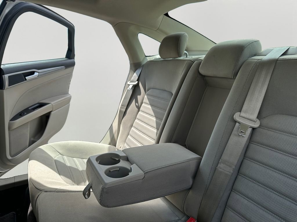 Used 2018 Ford Fusion SE image 22