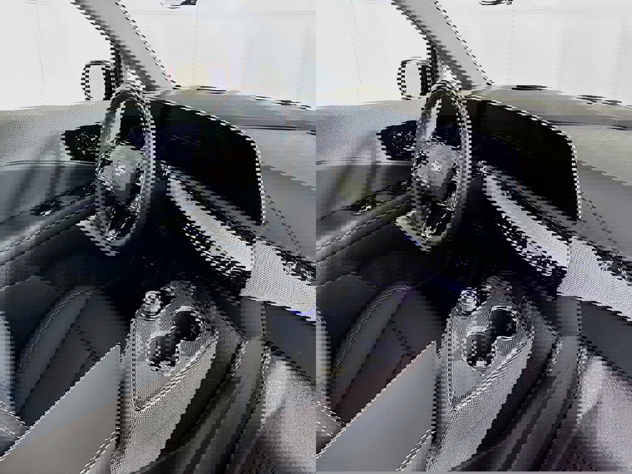 Used 2025 Cadillac Optiq Sport 2 image 30